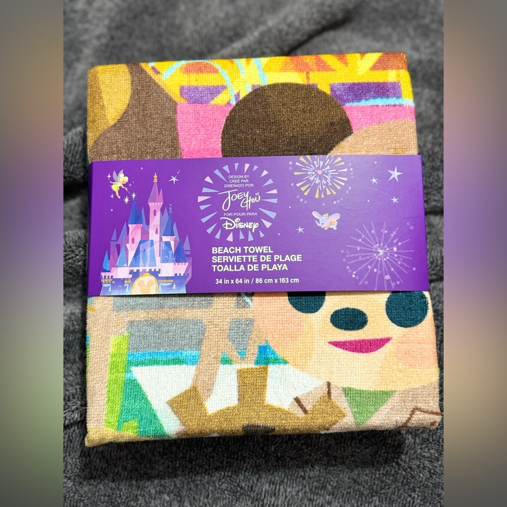 DISNEY JOEY CHOÜ BEACH BLANKET